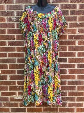 Madison Leigh Women's 22W Floral Pleated stretch Short Sleeve Midi Dress green